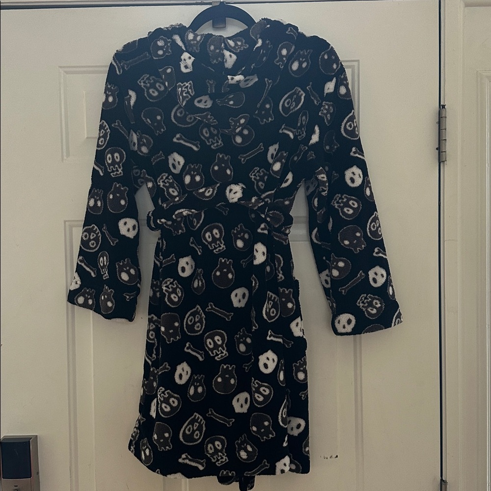 Youth Skull Robe Black - Picture 4 of 7